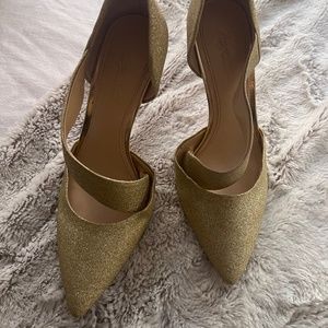 Sold - Vince Camuto Signature Size 7